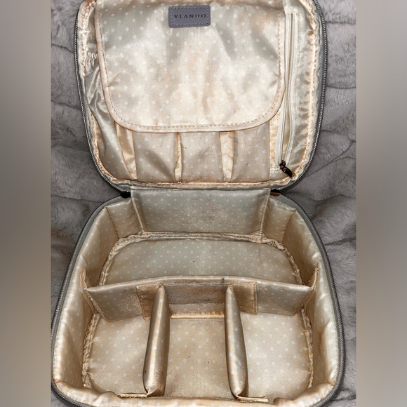 Cilantro make up travel bag in light silver/grey - Picture 11 of 12